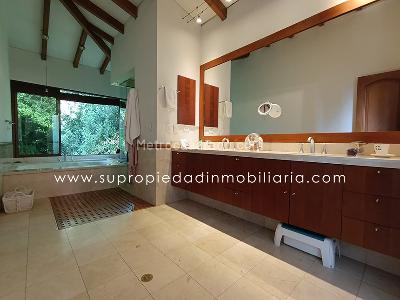 Casa de 3 alcobas en venta en Altos Del Poblado, Medellín, 523 m² · foto 18 de 20