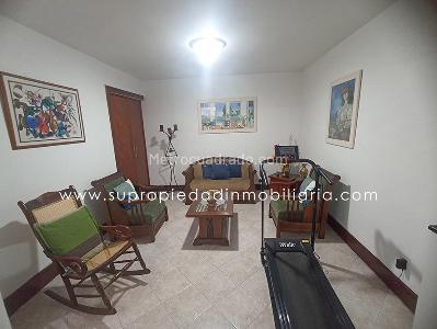 Casa de 3 alcobas en venta en Simon Bolivar, Medellín, 194 m² · foto 2 de 20