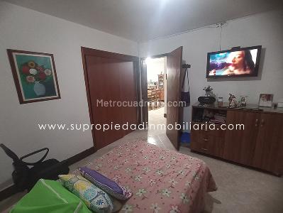 Casa de 3 alcobas en venta en Simon Bolivar, Medellín, 194 m² · foto 15 de 20