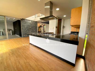Casa de 4 alcobas en venta en Las Callejas, Envigado, 380 m² · foto 4 de 20
