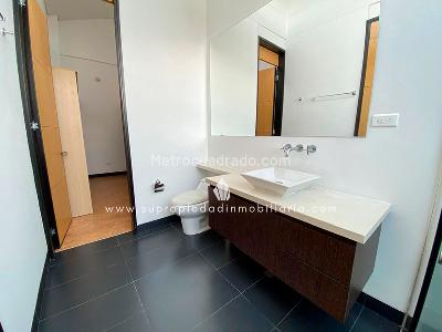 Casa de 4 alcobas en venta en Las Callejas, Envigado, 380 m² · foto 9 de 20