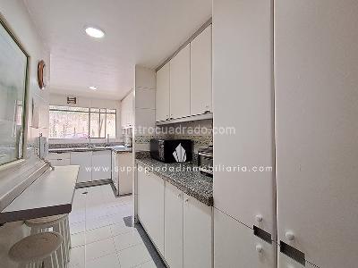 Apartamento de 3 alcobas en venta en Los Rosales, Bogotá, 194 m² · foto 4 de 20