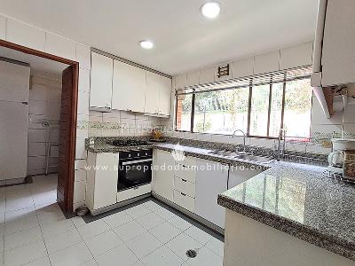 Apartamento de 3 alcobas en venta en Los Rosales, Bogotá, 194 m² · foto 6 de 20