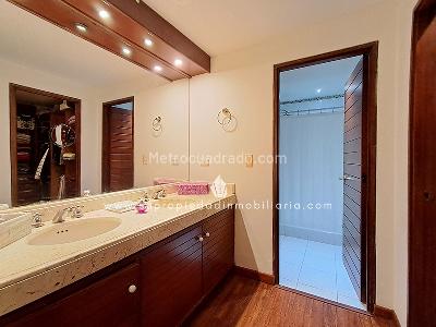 Apartamento de 3 alcobas en venta en Los Rosales, Bogotá, 194 m² · foto 12 de 20