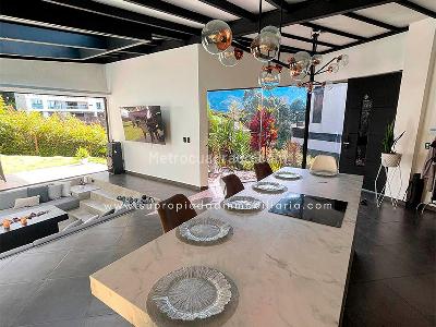 Casa de 4 alcobas en venta en Las Lomitas, Sabaneta, 310 m² · foto 3 de 20