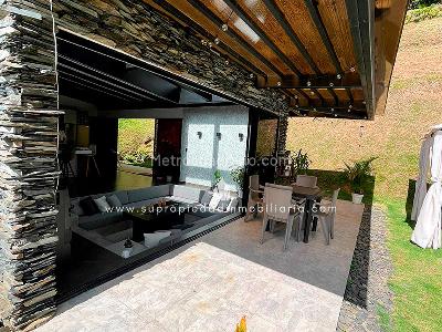 Casa de 4 alcobas en venta en Las Lomitas, Sabaneta, 310 m² · foto 13 de 20