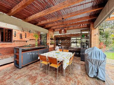 Casa de 5 alcobas en venta en Altos Del Escobero, Envigado, 588 m² · foto 11 de 20