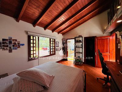 Casa de 5 alcobas en venta en Altos Del Escobero, Envigado, 588 m² · foto 19 de 20