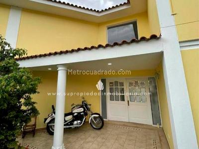 Casa de 4 alcobas en venta en Llano Grande, Rionegro, 352 m² · foto 4 de 20