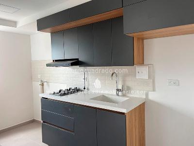 Apartamento de 3 alcobas en venta en Centro, Rionegro, 56 m² · foto 2 de 3