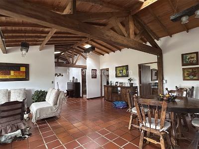 Casa de 4 alcobas en venta en Vereda El Pantanillo, Envigado, 170 m² · foto 2 de 17