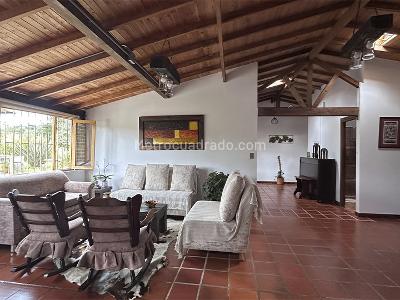 Casa de 4 alcobas en venta en Vereda El Pantanillo, Envigado, 170 m² · foto 3 de 17