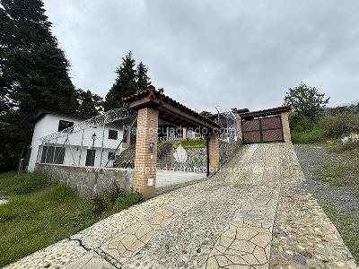 Casa de 4 alcobas en venta en San Cristobal, Medellín, 350 m² · foto 2 de 20