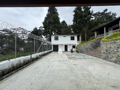 Casa de 4 alcobas en venta en San Cristobal, Medellín, 350 m² · foto 3 de 20