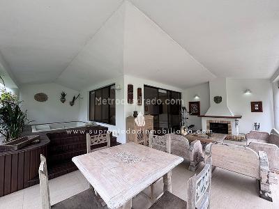 Casa de 3 alcobas en venta en San Lucas, Medellín, 640 m² · foto 5 de 20