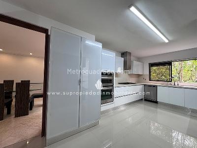 Casa de 3 alcobas en venta en San Lucas, Medellín, 640 m² · foto 9 de 20