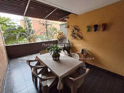 Apartamento de 3 alcobas en venta en Conquistadores, Medellín, 137 m² · foto 2 de 20