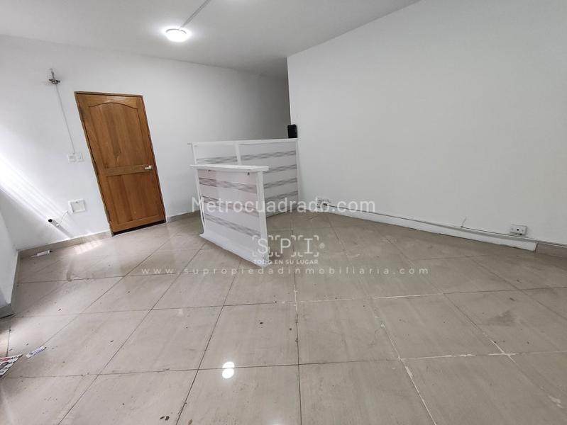 Casa Comercial de 5 Alcobas en Arriendo en Calasanz - 4