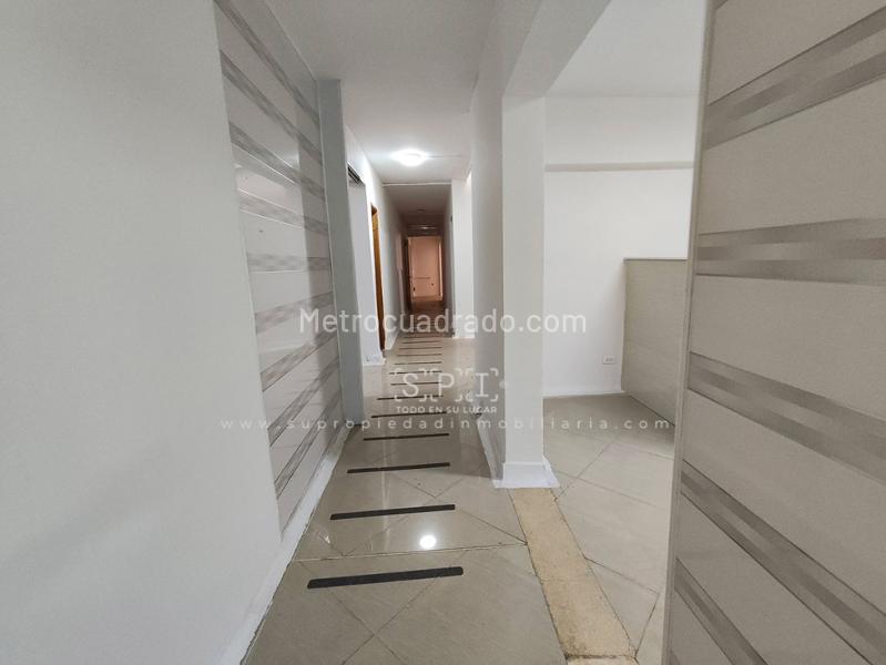 Casa Comercial de 5 Alcobas en Arriendo en Calasanz - 5