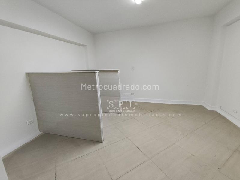 Casa Comercial de 5 Alcobas en Arriendo en Calasanz - 6
