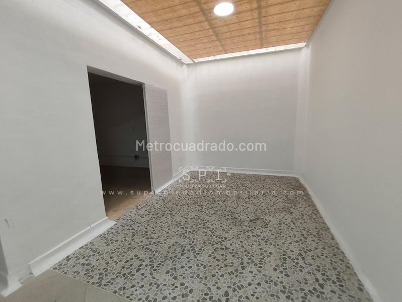 Casa Comercial de 5 Alcobas en Arriendo en Calasanz - 7