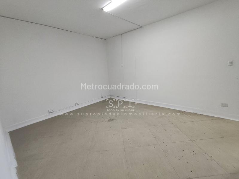 Casa Comercial de 5 Alcobas en Arriendo en Calasanz - 9
