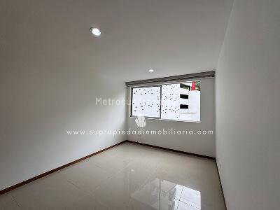 Apartamento de 3 alcobas en venta en Las Lomitas, Sabaneta, 111 m² · foto 8 de 19