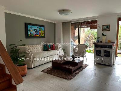 Casa de 3 alcobas en venta en El Chocho, Envigado, 240 m² · foto 2 de 13