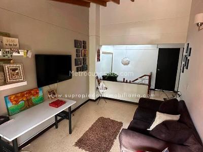 Casa de 3 alcobas en venta en El Chocho, Envigado, 240 m² · foto 3 de 13
