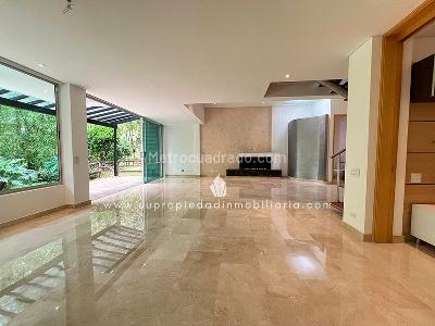Casa de 3 alcobas en arriendo en Las Callejas El Encuentro, Envigado, 400 m² · foto 3 de 20