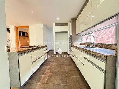 Casa de 3 alcobas en arriendo en Las Callejas El Encuentro, Envigado, 400 m² · foto 6 de 20