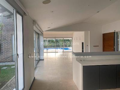 Casa de 5 alcobas en venta en Loma Del Escobero, Envigado, 490 m² · foto 9 de 19