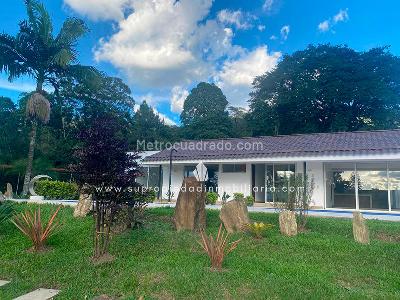 Casa de 5 alcobas en venta en Loma Del Escobero, Envigado, 490 m² · foto 10 de 19