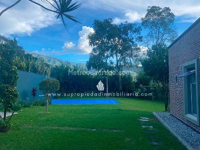 Casa de 5 alcobas en venta en Loma Del Escobero, Envigado, 490 m² · foto 12 de 19