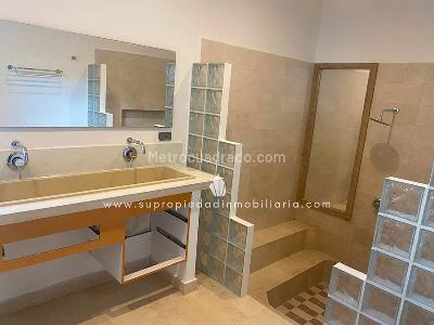 Casa de 5 alcobas en venta en Loma Del Escobero, Envigado, 490 m² · foto 13 de 19