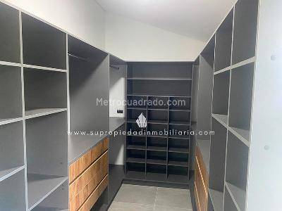 Casa de 5 alcobas en venta en Loma Del Escobero, Envigado, 490 m² · foto 18 de 19