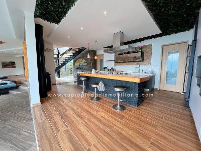 Casa de 3 alcobas en venta en Las Palmas, Medellín, 412 m² · foto 3 de 20