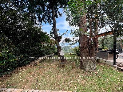 Casa de 3 alcobas en venta en Las Palmas, Medellín, 412 m² · foto 12 de 20