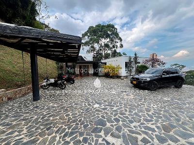 Casa de 3 alcobas en venta en Las Palmas, Medellín, 412 m² · foto 15 de 20