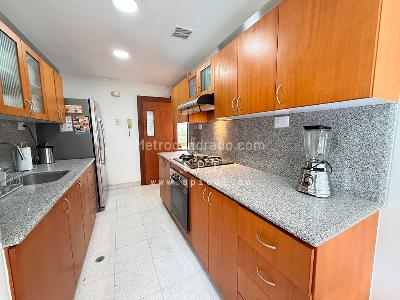 Apartamento de 3 alcobas en venta en La Tomatera, Medellín, 170 m² · foto 3 de 20