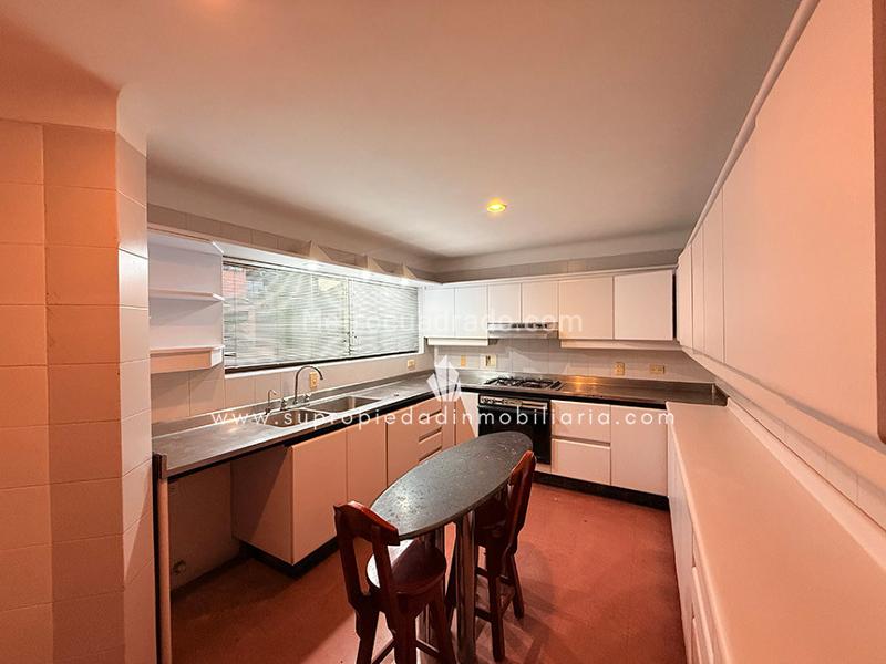 Spacious 5BR House in San Lucas, El Poblado - 3