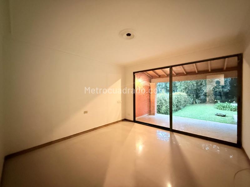 Spacious 5BR House in San Lucas, El Poblado - 4