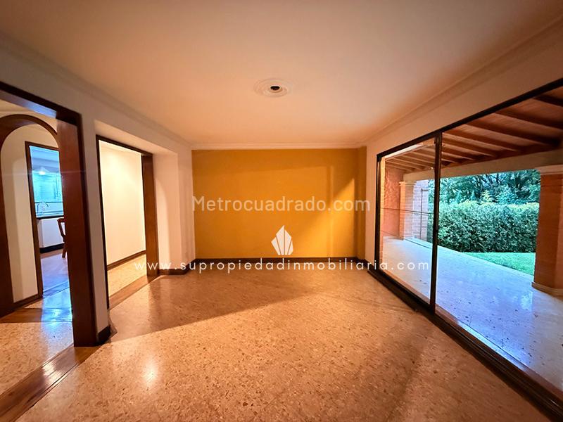 Spacious 5BR House in San Lucas, El Poblado - 6