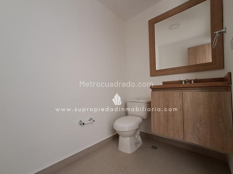 Commercial 5BR House for Rent in Florida Nueva (200m²) - 8