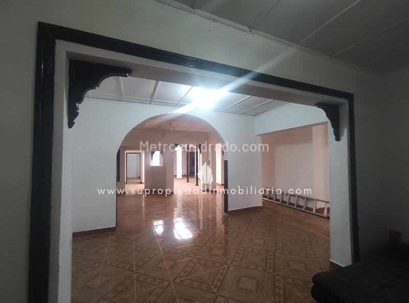 Commercial House for Rent in Laureles - 2