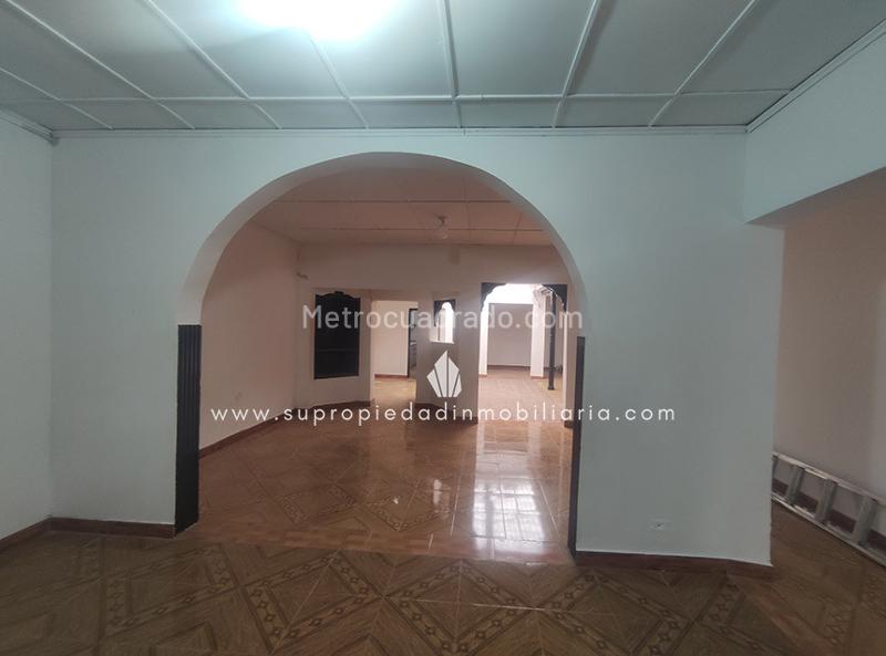 Commercial House for Rent in Laureles - 3