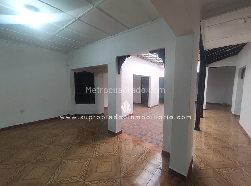 Commercial House for Rent in Laureles - 5