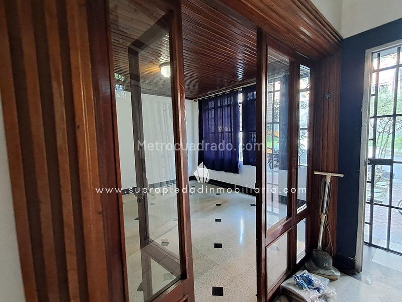 Unfurnished Commercial House for Rent in La Candelaria, Medellín - 4