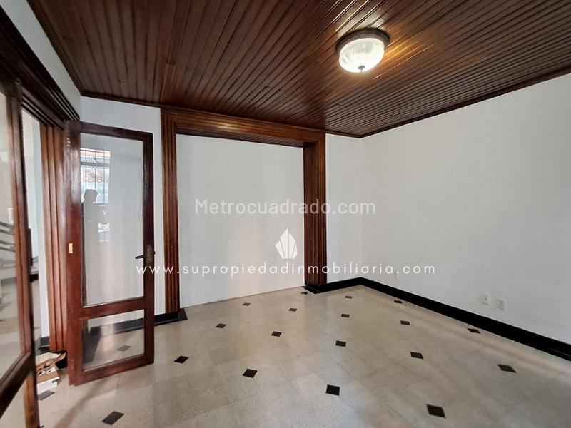 Unfurnished Commercial House for Rent in La Candelaria, Medellín - 5