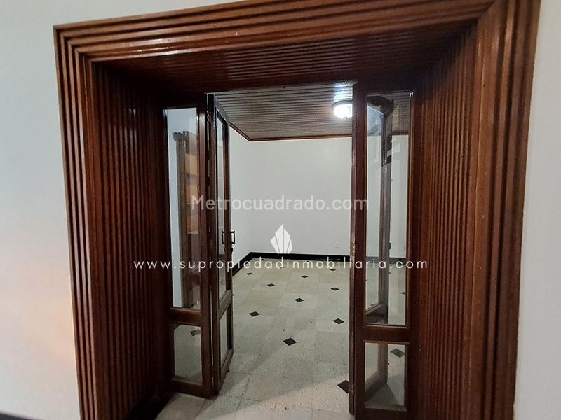 Unfurnished Commercial House for Rent in La Candelaria, Medellín - 6